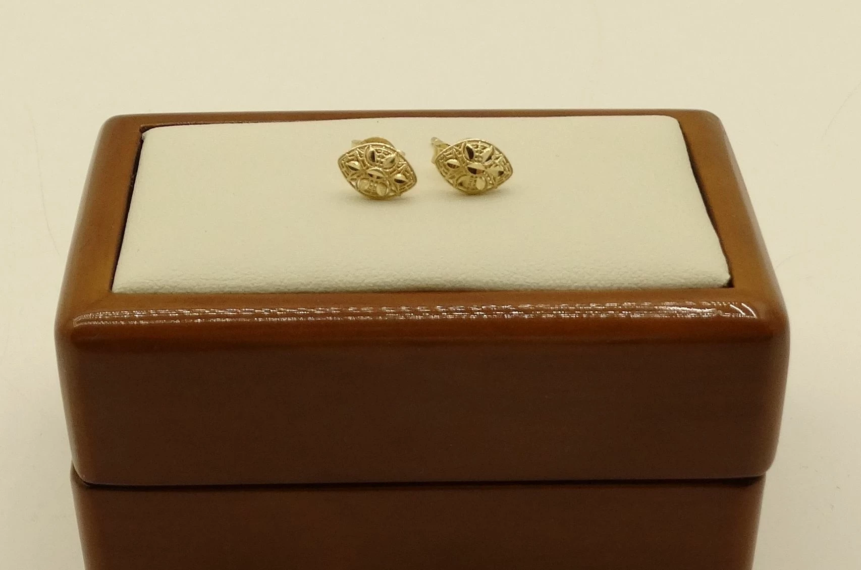 wyjatkowe-zlote-kolczyki-585-085g-stan-nowy