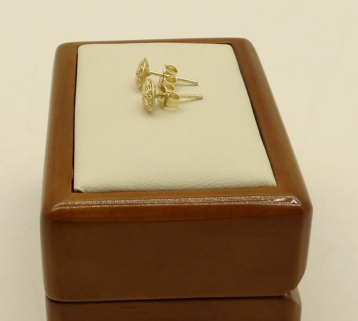 wyjatkowe-zlote-kolczyki-585-085g-marka-inna-marka