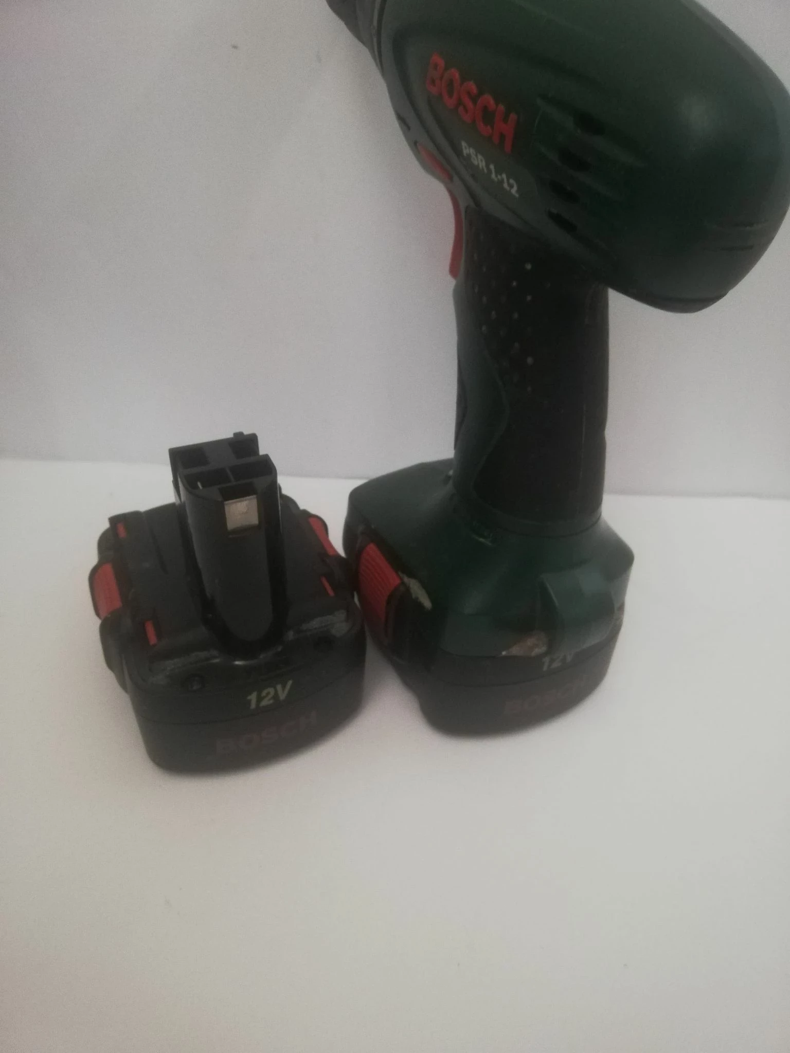 wkretarka-bosch-psr-1-12-walizka-2-akumulatory-napiecie-v-12-v