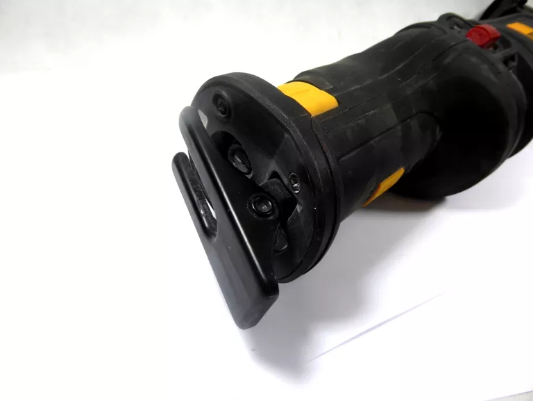 PILARKA PIŁA SZABLASTA CAT DX58 1200W