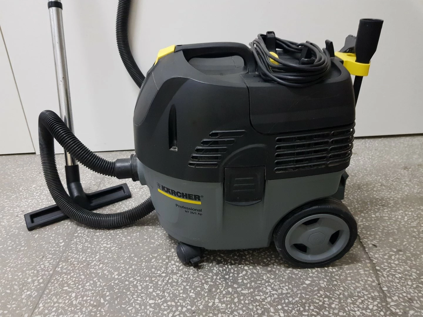 odkurzacz-karcher-professional-nt-251-ap-opis-marka-karcher