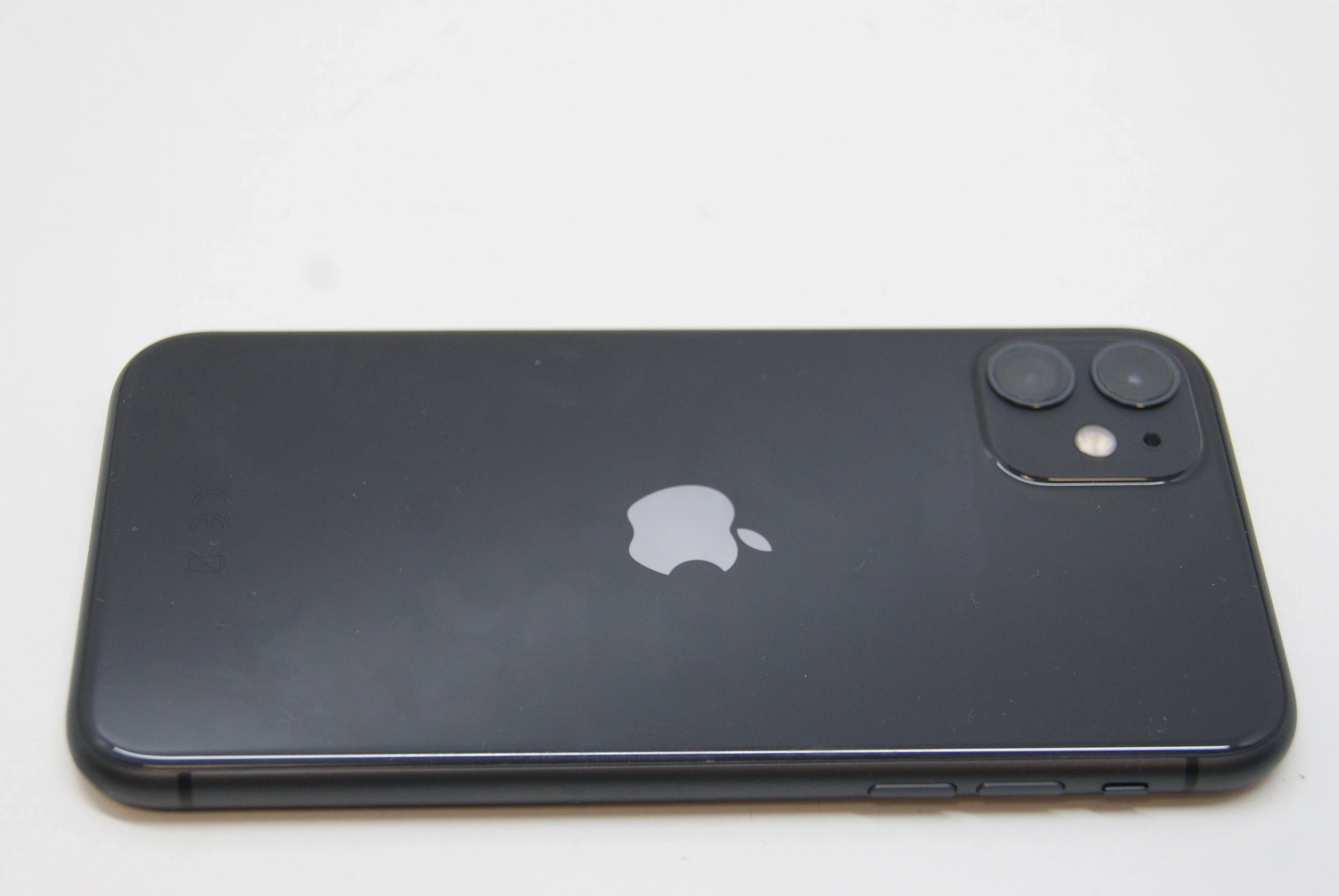 telefon-apple-iphone-11-64gb-ean-gtin-190199217942