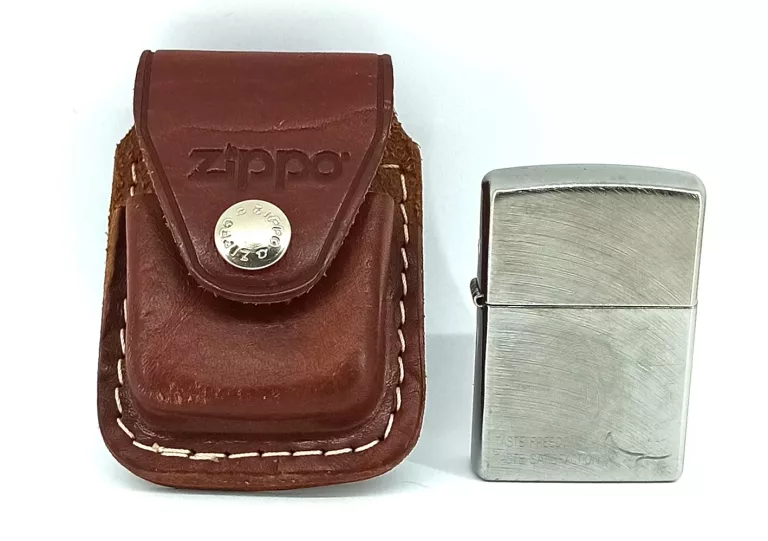 ZAPALNICZKA ZIPPO W SKÓRZANYM POKROWCU