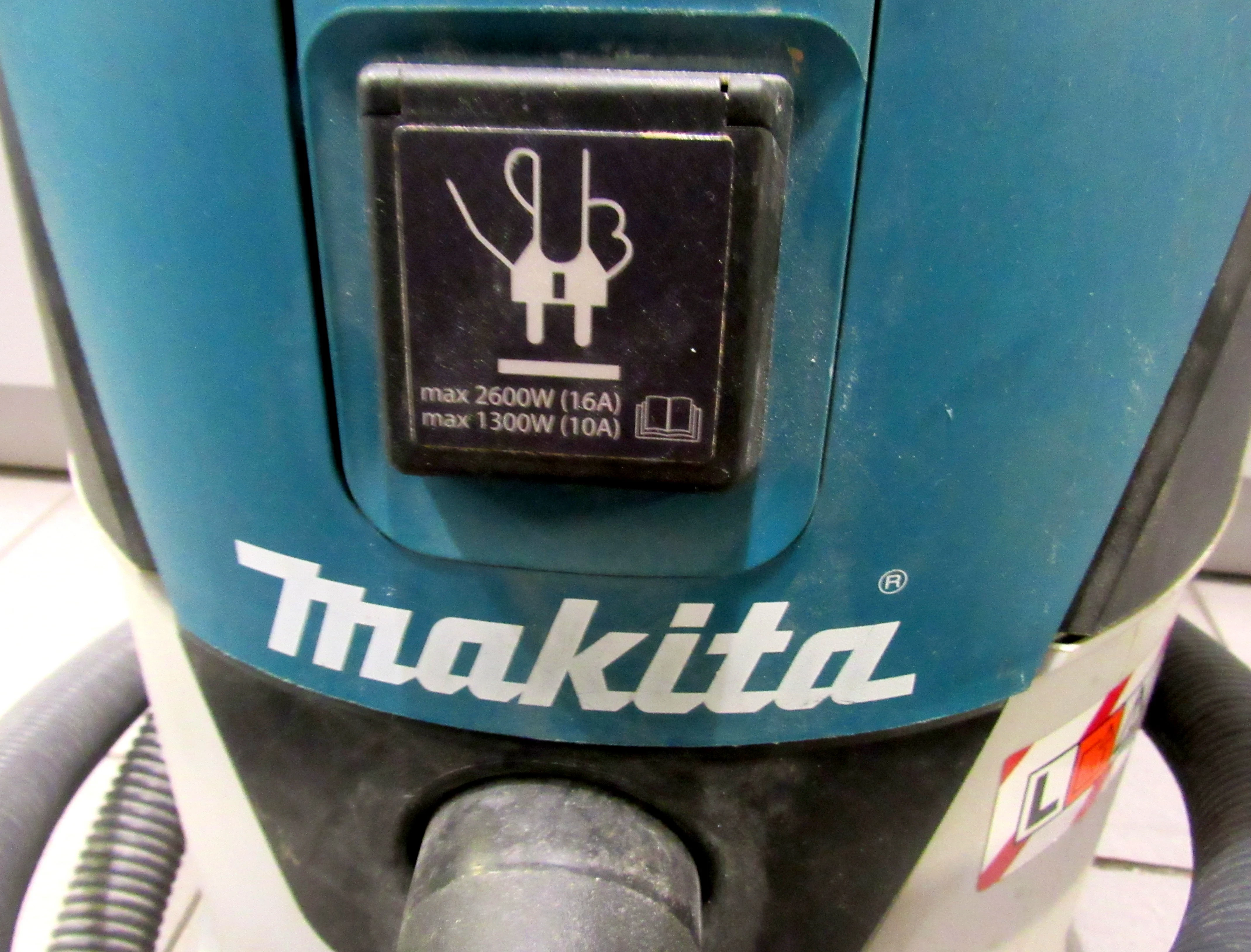 odkurzacz-przemyslowy-makita-vc2512l-product-id