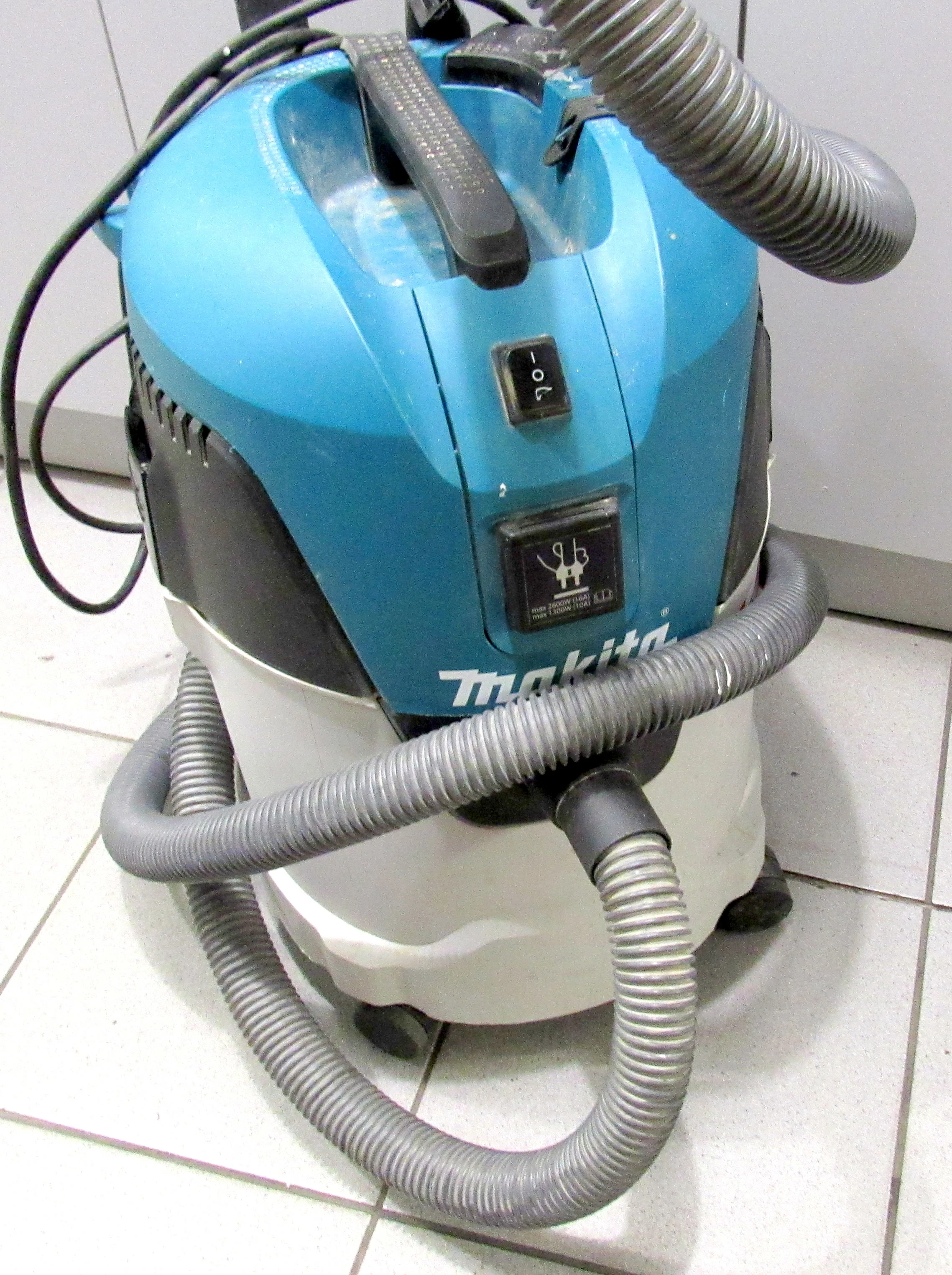 odkurzacz-przemyslowy-makita-vc2512l-kod-producenta-vc2512l