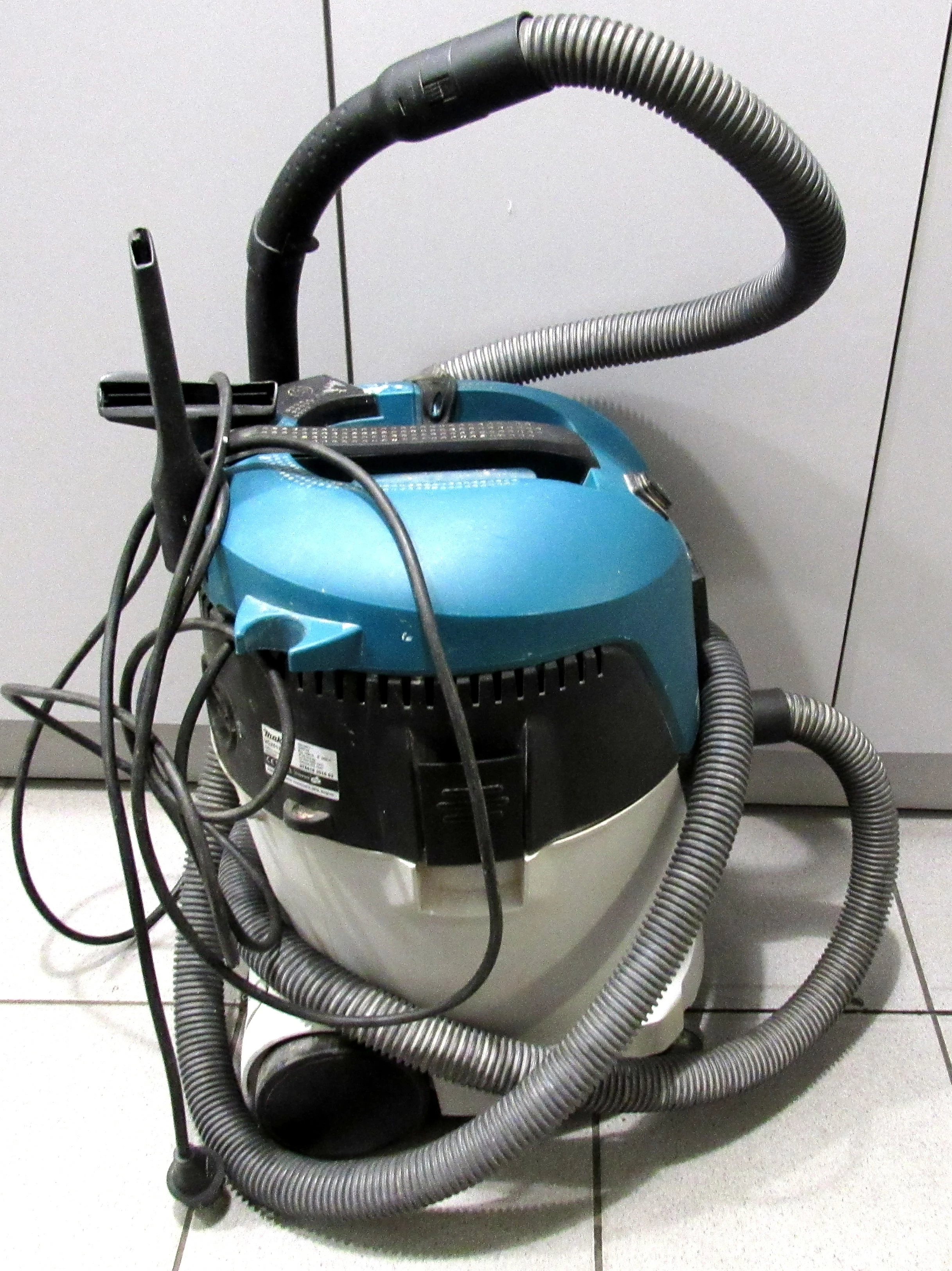 odkurzacz-przemyslowy-makita-vc2512l-stan-uzywany