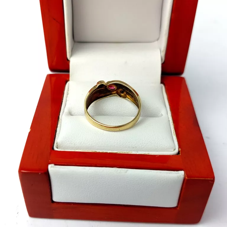 zloty-pierscionek-z-rubinem-294g-rodzaj-wyrob-jubilerski