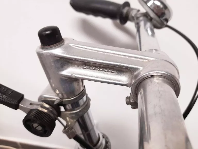 rower-favorit-28-kolor-srebrny