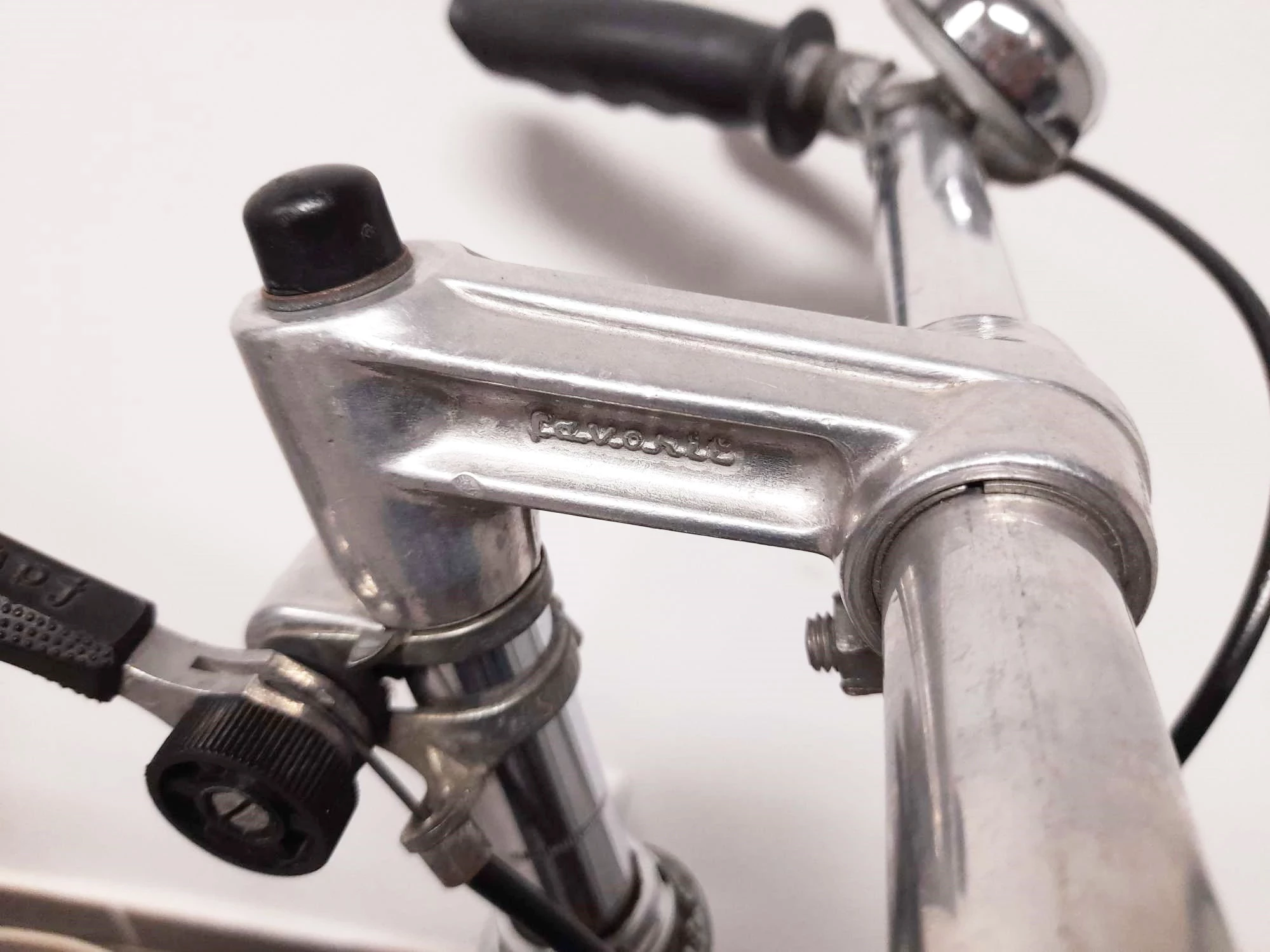 rower-favorit-28-kolor-srebrny