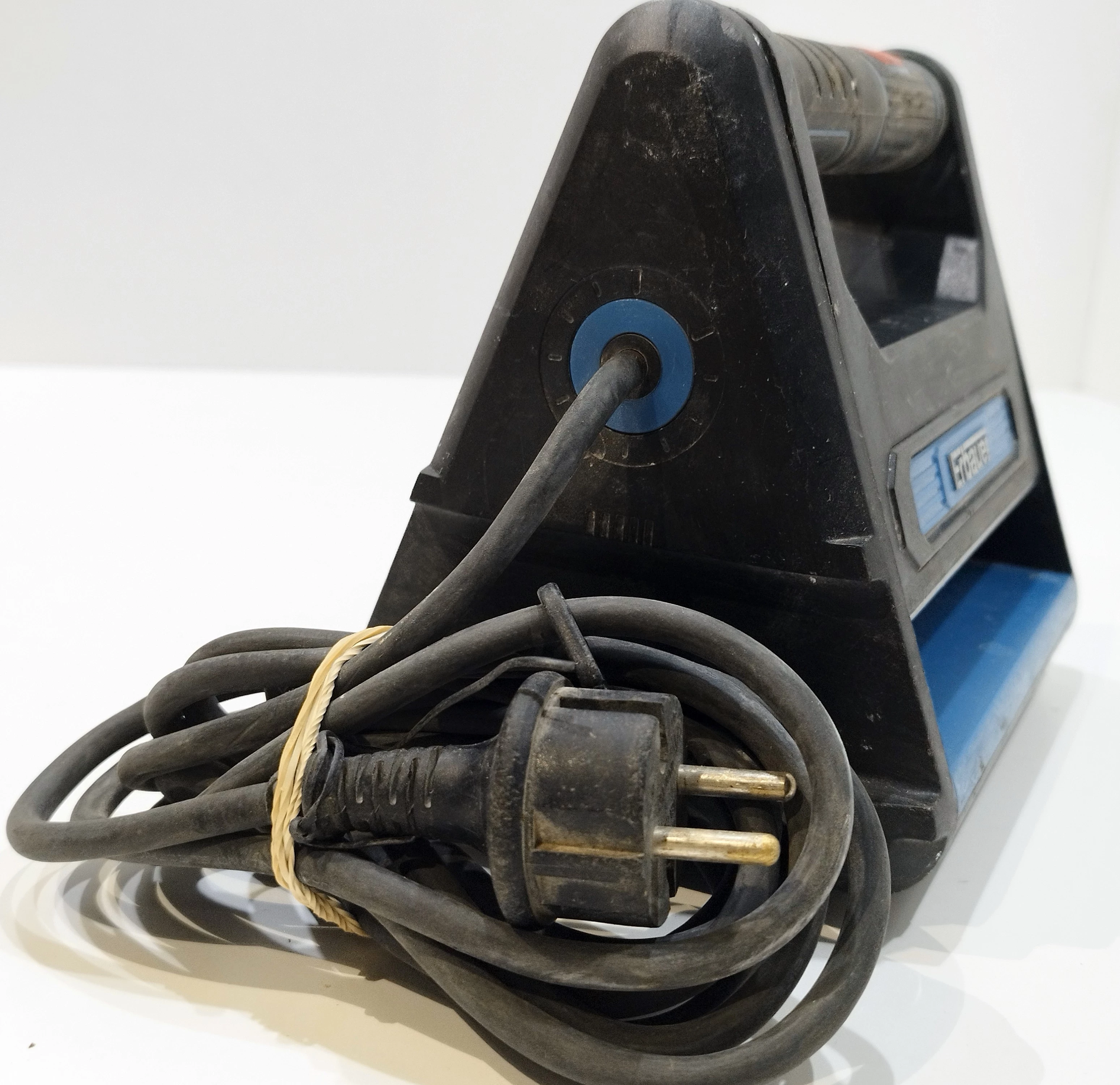 lampa-warsztatowa-przenosna-erbauer-lewo-800-c0-marka-erbauer