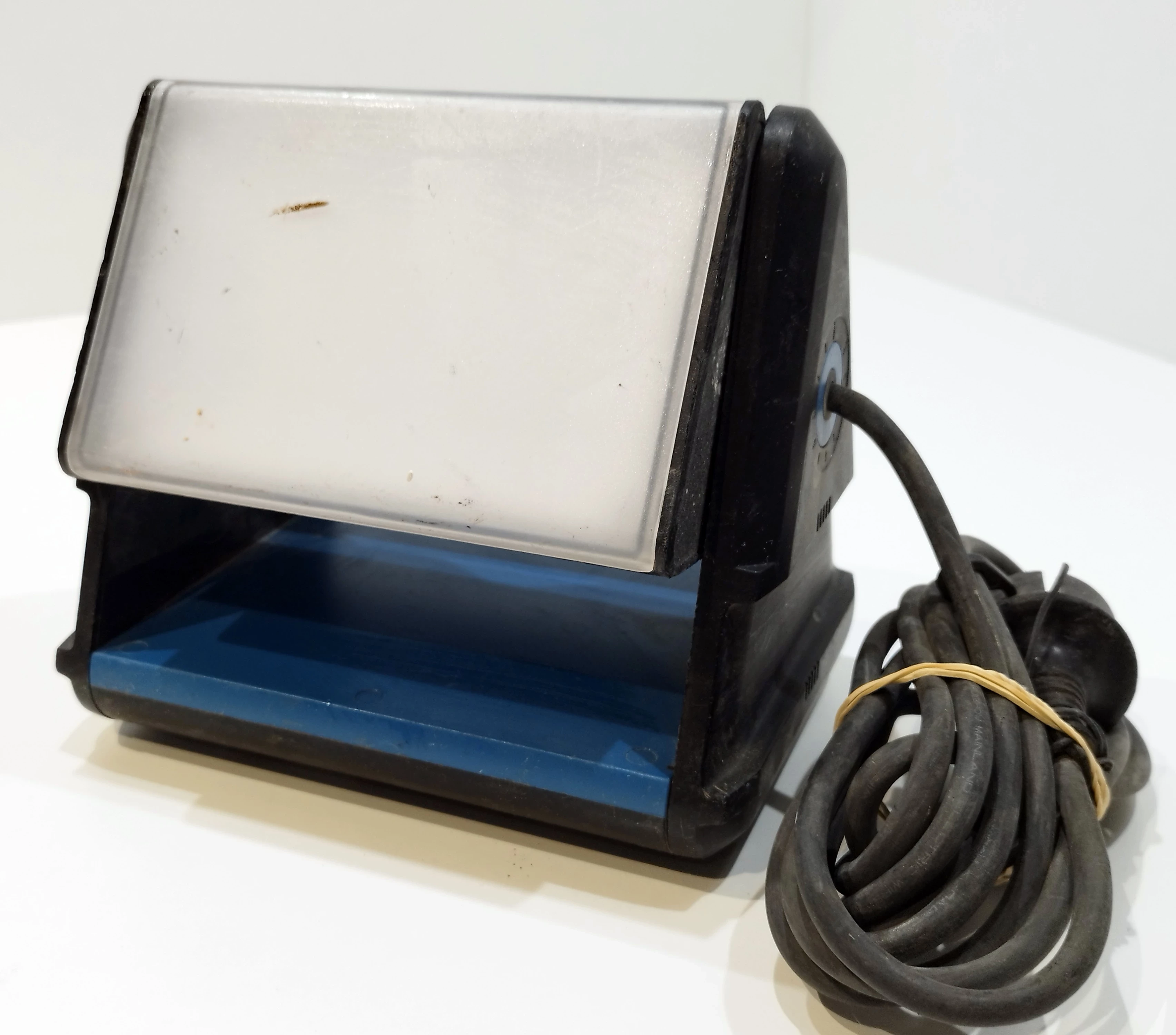 lampa-warsztatowa-przenosna-erbauer-lewo-800-c0-mlodziencza-1-warszawa