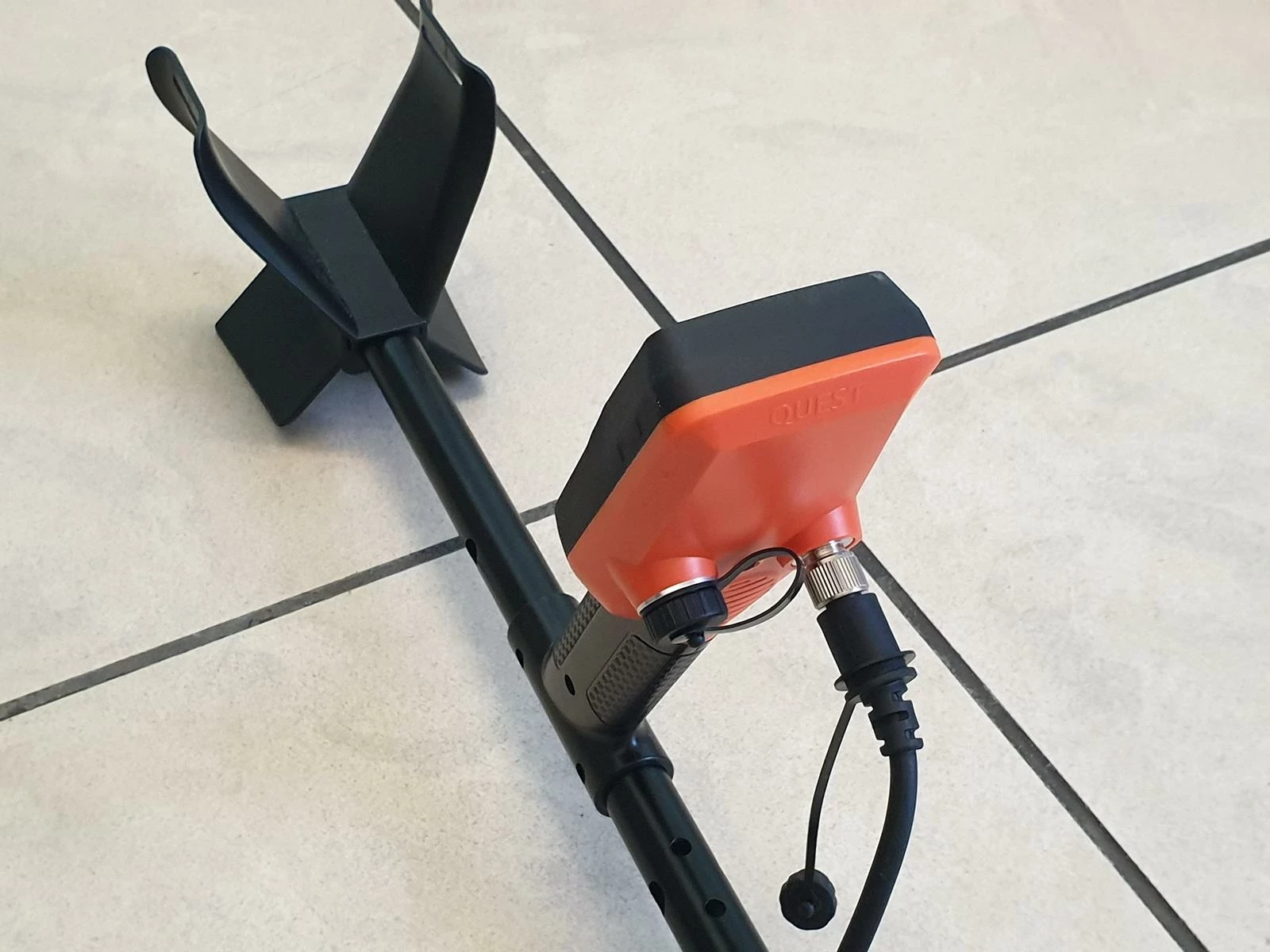 wykrywacz-metali-quest-x10-pro-gwarancja-stan-uzywany