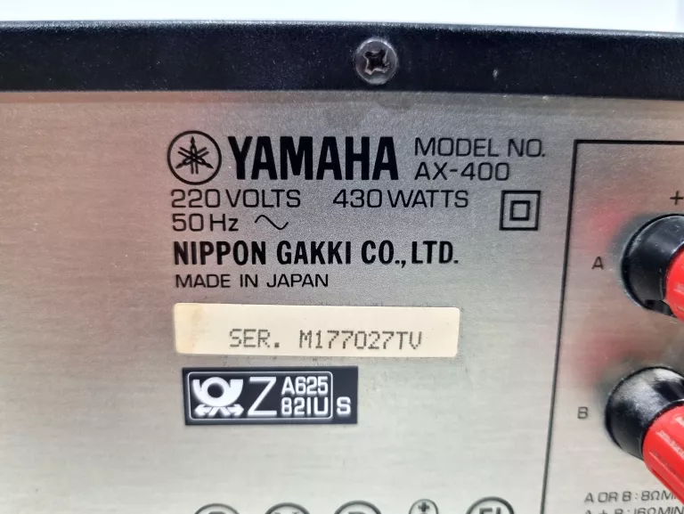 WZMACNIACZ YAMAHA AX 400 CZARNY