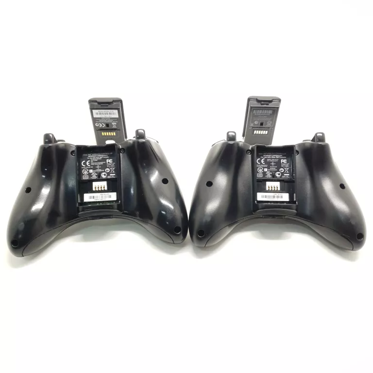 XBOX 360 S MEGA ZESTAW, KINECT, 2 PADY, 3 GRY