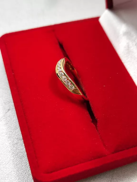 zloty-pierscionek-z-brylantami-750-pr-stan-11323-2