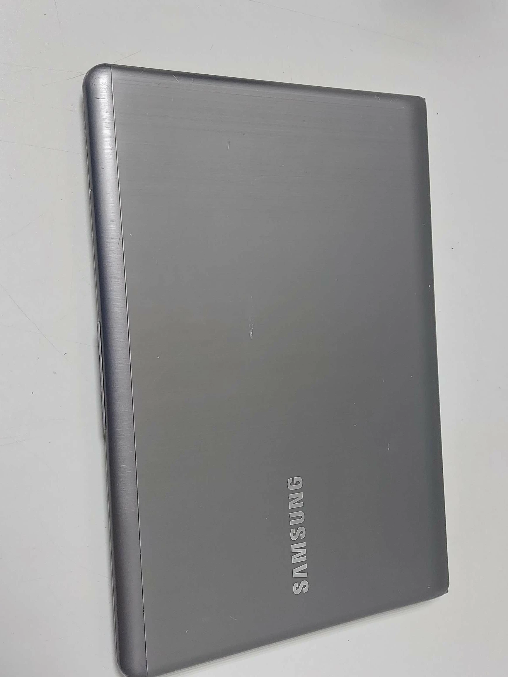 laptop-samsung-np535u3c-hybrid-amd-a6-4455m-opis-przekatna-ekranu-133