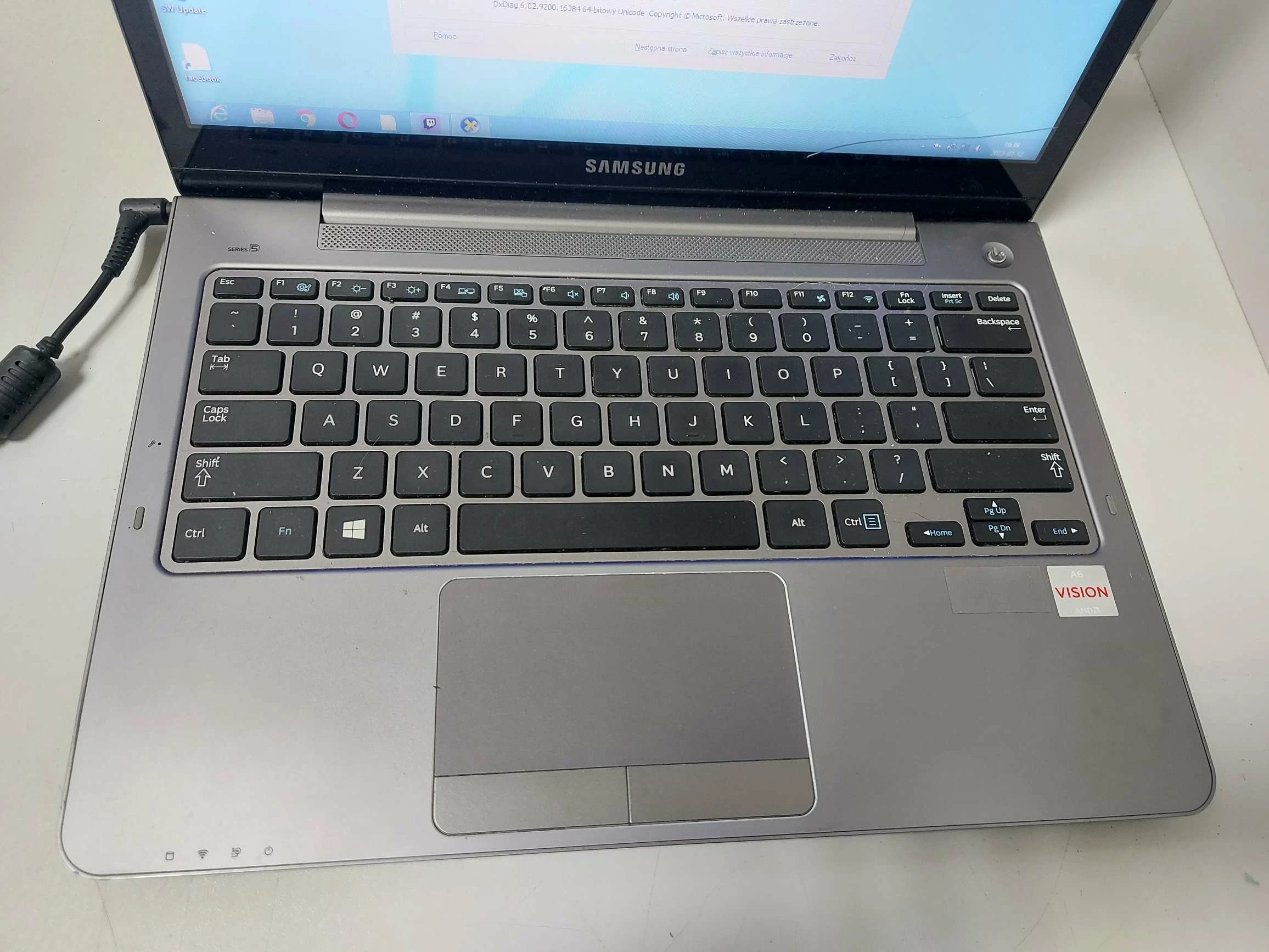 laptop-samsung-np535u3c-hybrid-amd-a6-4455m-opis-marka-samsung