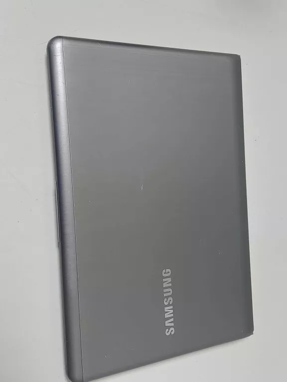 laptop-samsung-np535u3c-hybrid-amd-a6-4455m-opis-przekatna-ekranu-133