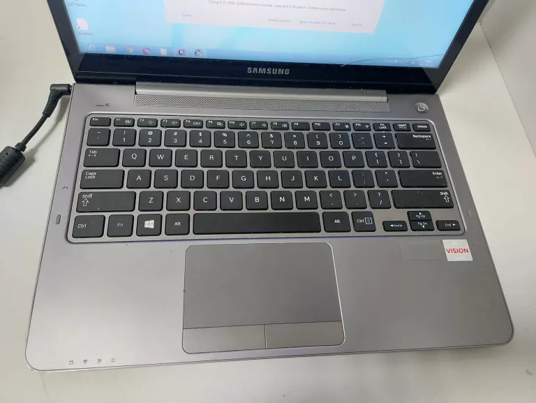 laptop-samsung-np535u3c-hybrid-amd-a6-4455m-opis-marka-samsung