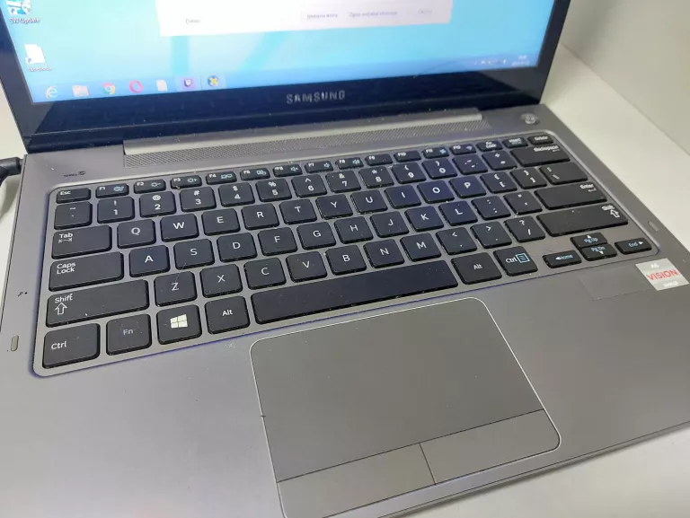 laptop-samsung-np535u3c-hybrid-amd-a6-4455m-opis-uklad-klawiatury-arabic-qwerty