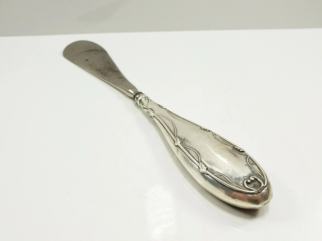 srebrna-lyzka-do-butow-3-maja-48-poznan-ska-x