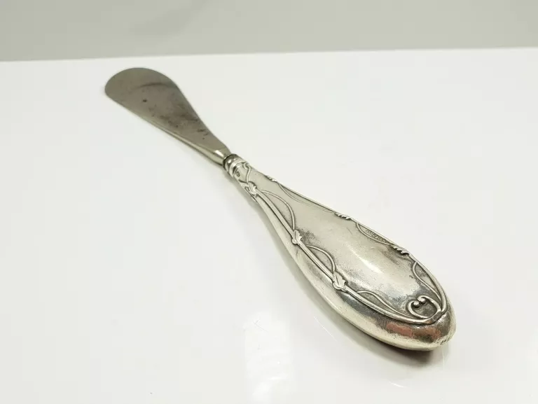 srebrna-lyzka-do-butow-3-maja-48-poznan-ska-x