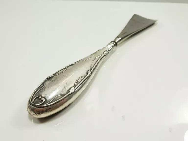 srebrna-lyzka-do-butow-3-maja-48-poznan-ska-x