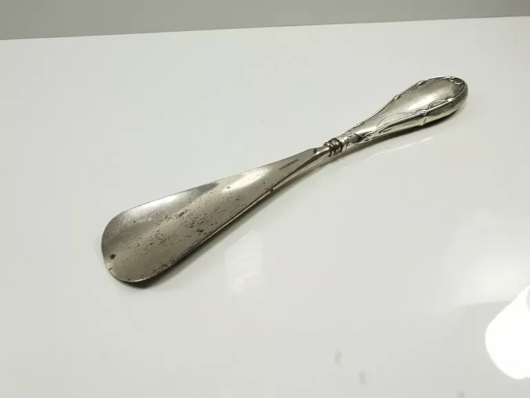 srebrna-lyzka-do-butow-3-maja-48-poznan-ska-x