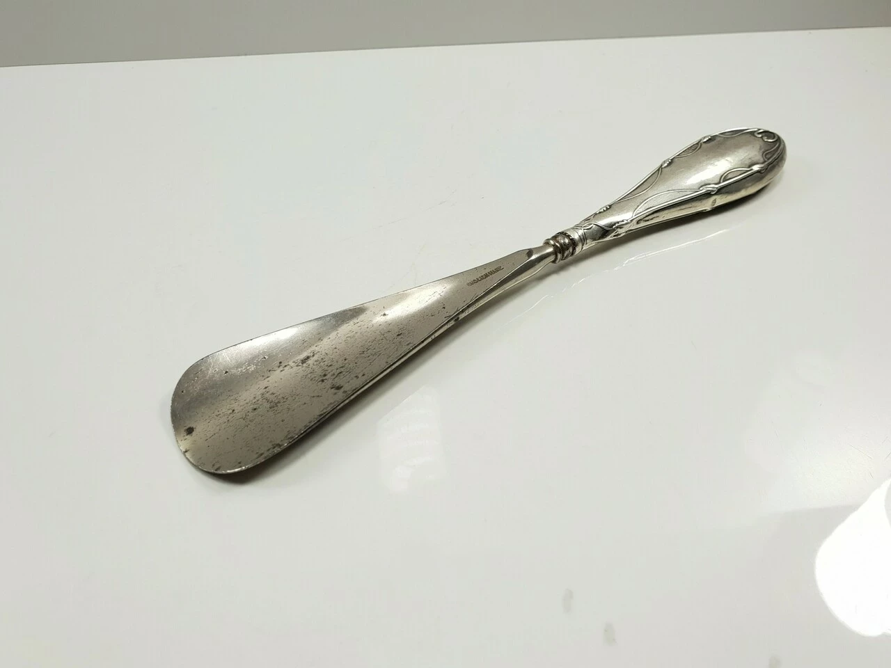 srebrna-lyzka-do-butow-3-maja-48-poznan-ska-x