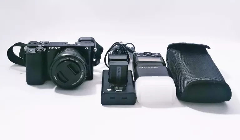 APARAT SONY A6100