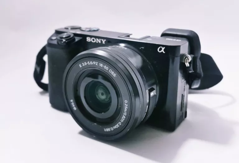 APARAT SONY A6100
