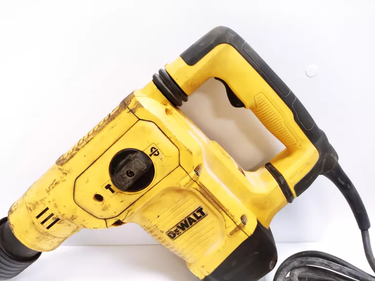 MŁOT WYBURZENIOWY DEWALT D25810K USZKODZONY