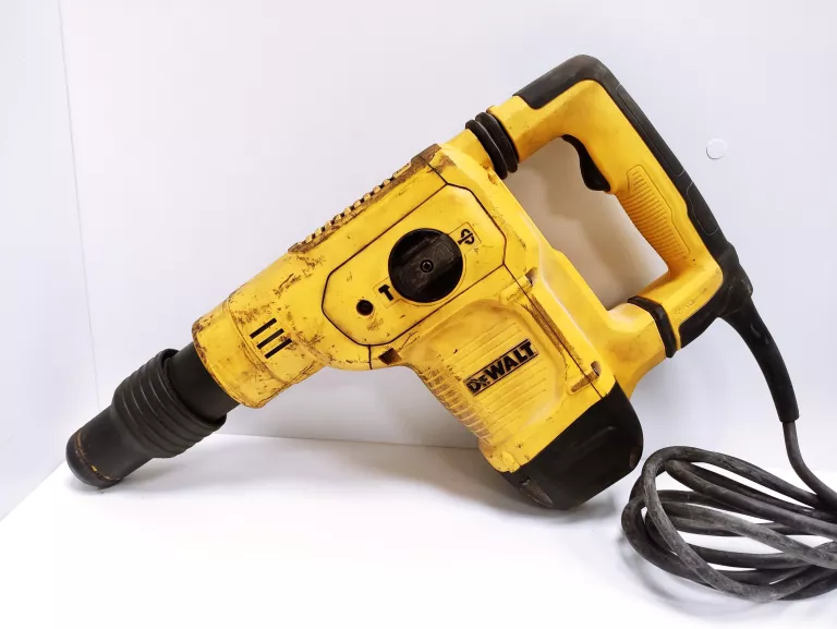 MŁOT WYBURZENIOWY DEWALT D25810K USZKODZONY