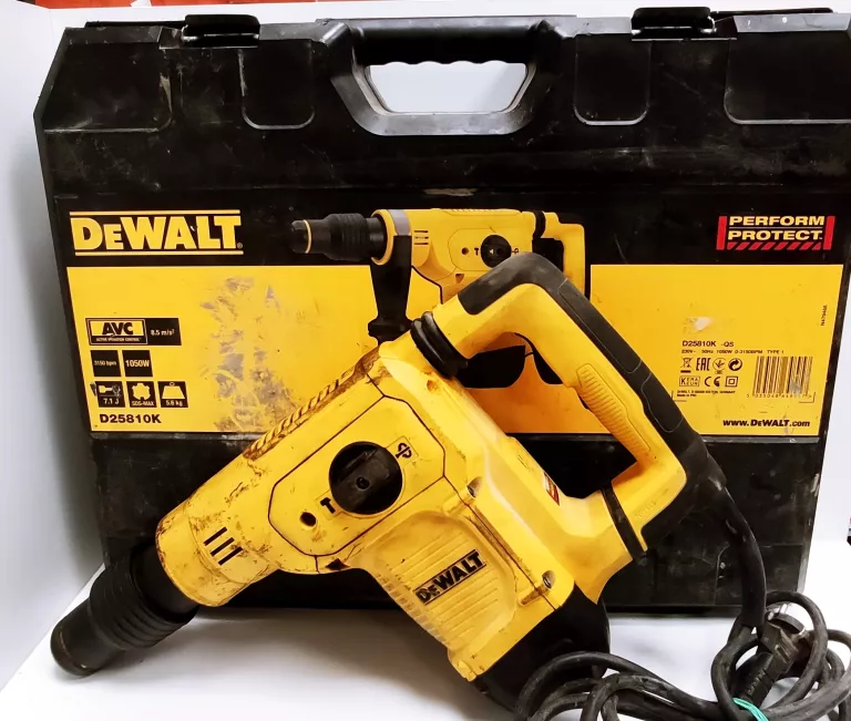 MŁOT WYBURZENIOWY DEWALT D25810K USZKODZONY