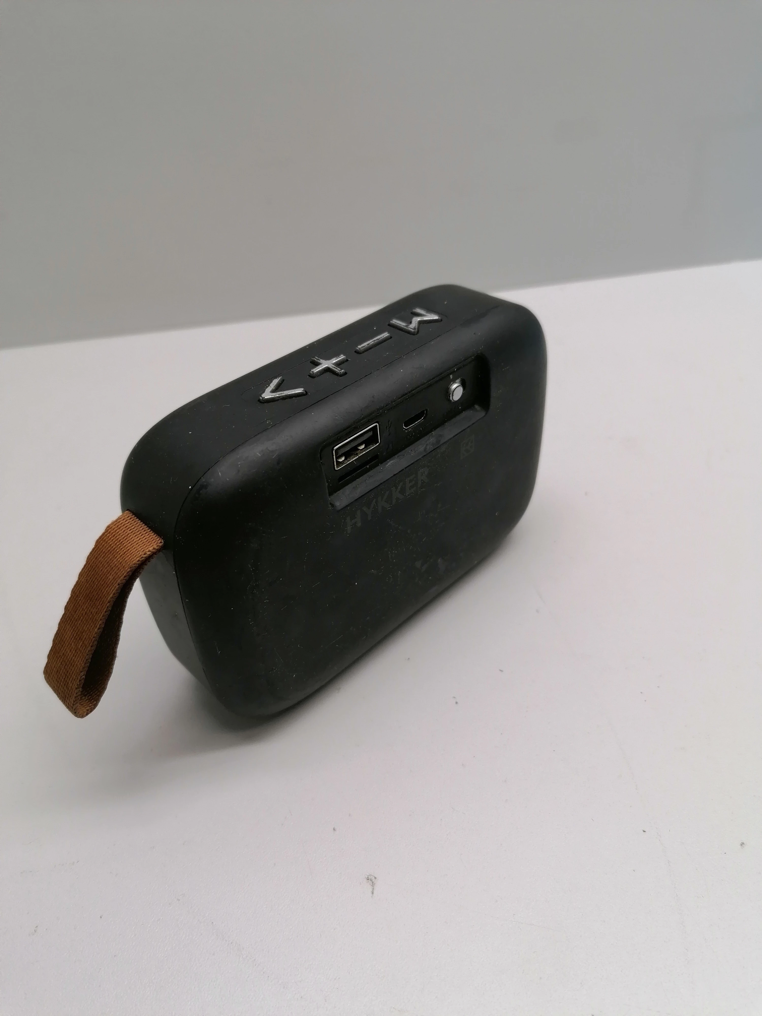 glosnik-przenosny-hykker-new-retro-kolor-czarny