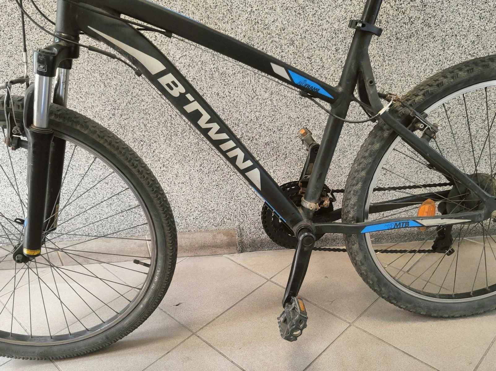 rower-btwin-rockrider-340-czarny-26-plec-kobieta