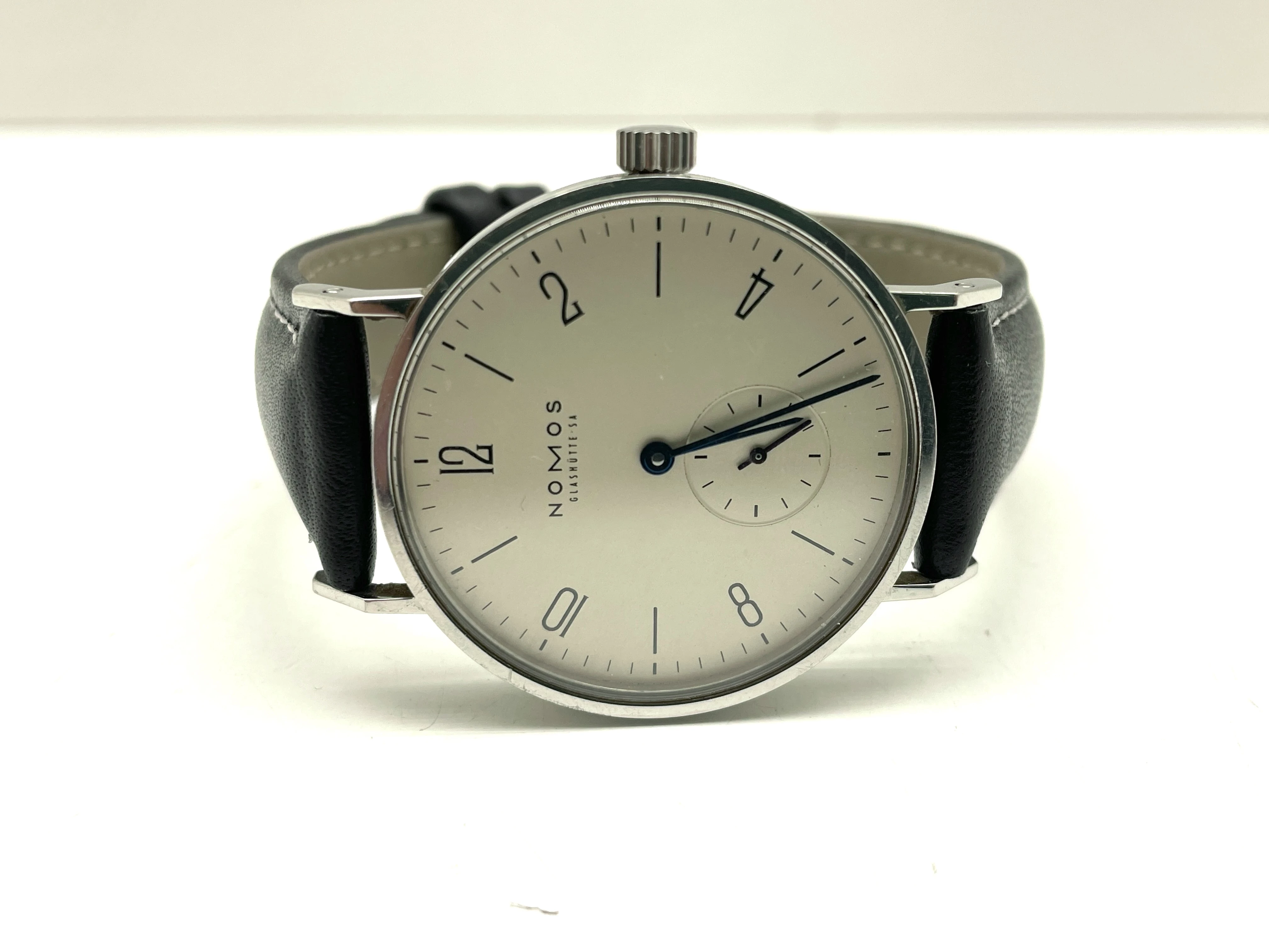 zegarek-nomos-glashutte-tangente-24025-jednosci-narodowej-45-sj-wroclaw