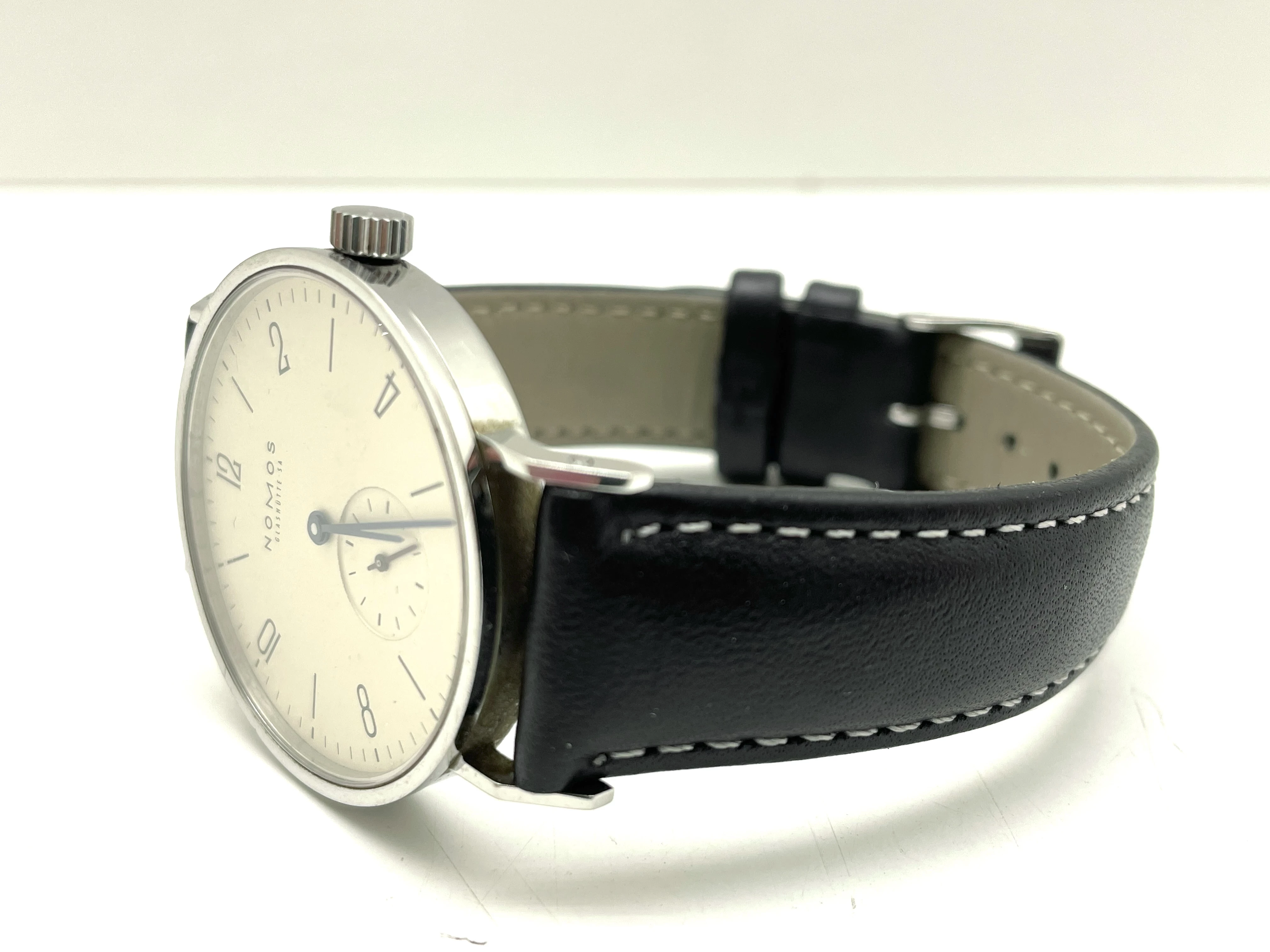zegarek-nomos-glashutte-tangente-24025-mechanizm-automatyczny