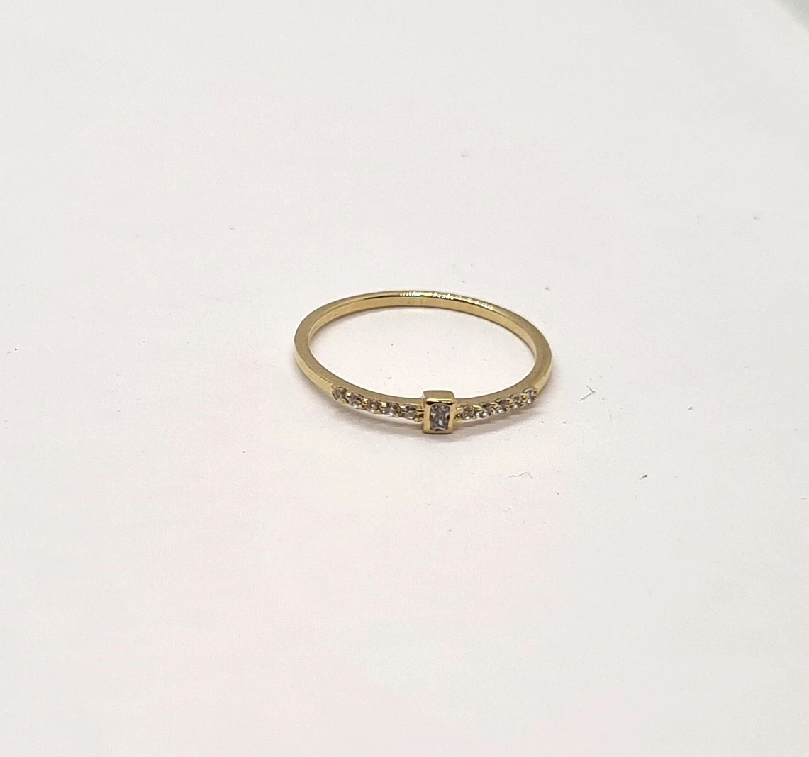 delikatny-pierscionek-z-cyrkoniami-585-marka-inna-marka