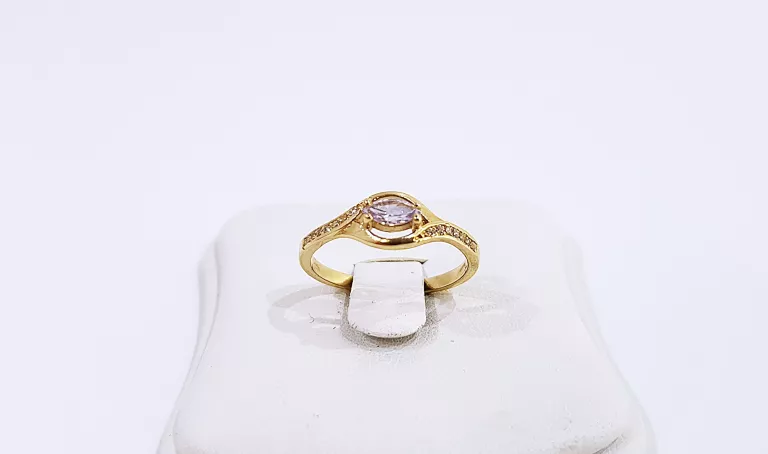 zloty-pierscionek-z-fioletowa-cyrkonia-193-585-r14-rodzaj-2205-2