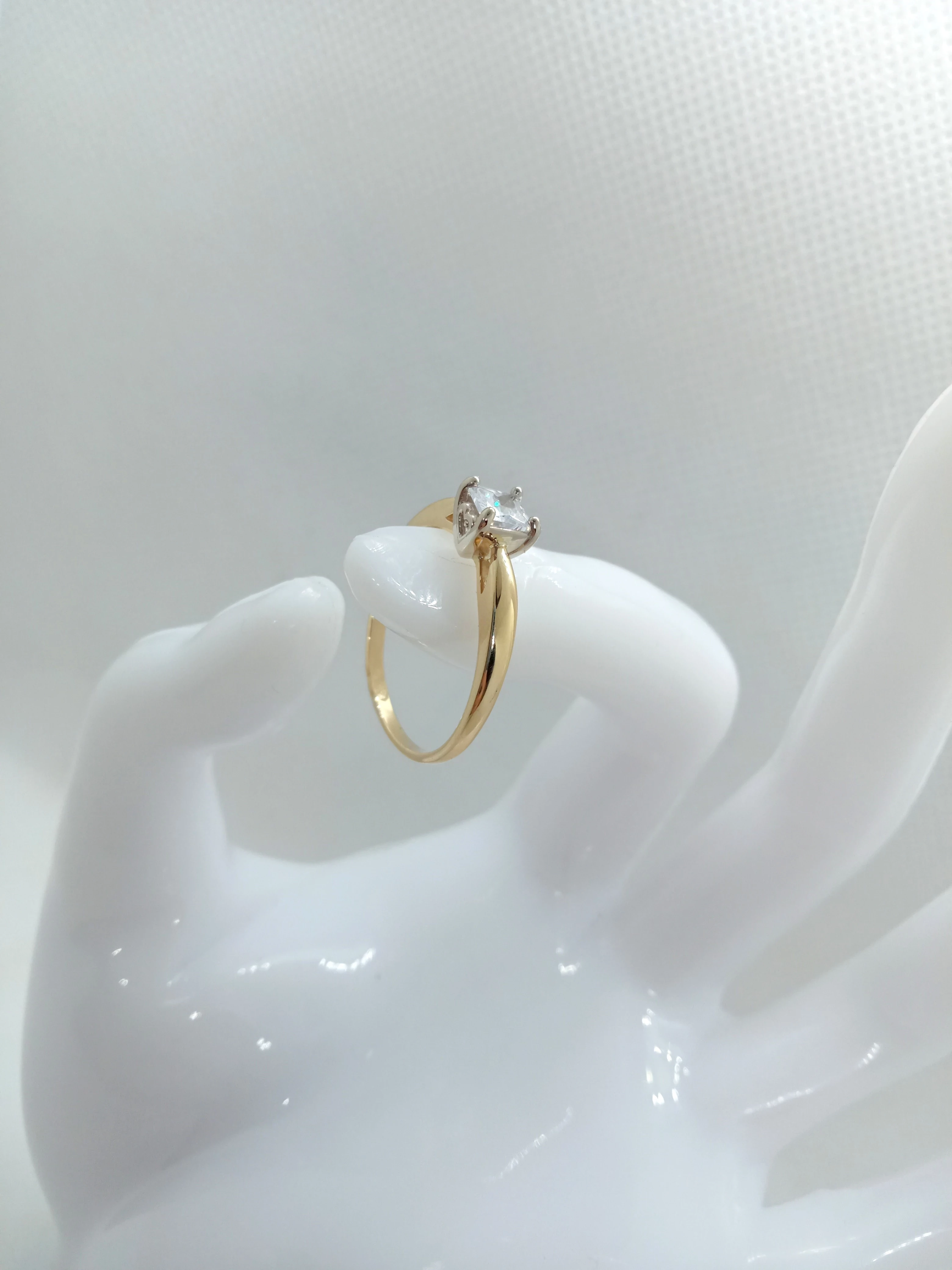 zloty-pierscionek-z-cyrkonia-kwadrat-585-al-wp-7c-pultusk