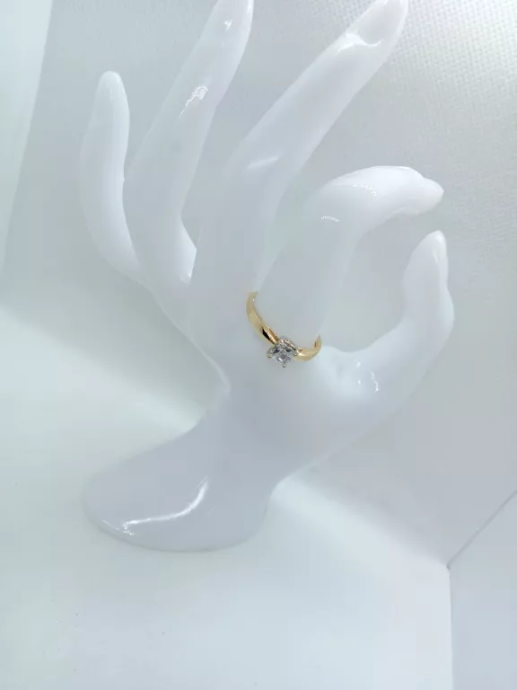 zloty-pierscionek-z-cyrkonia-kwadrat-585-stan-uzywany