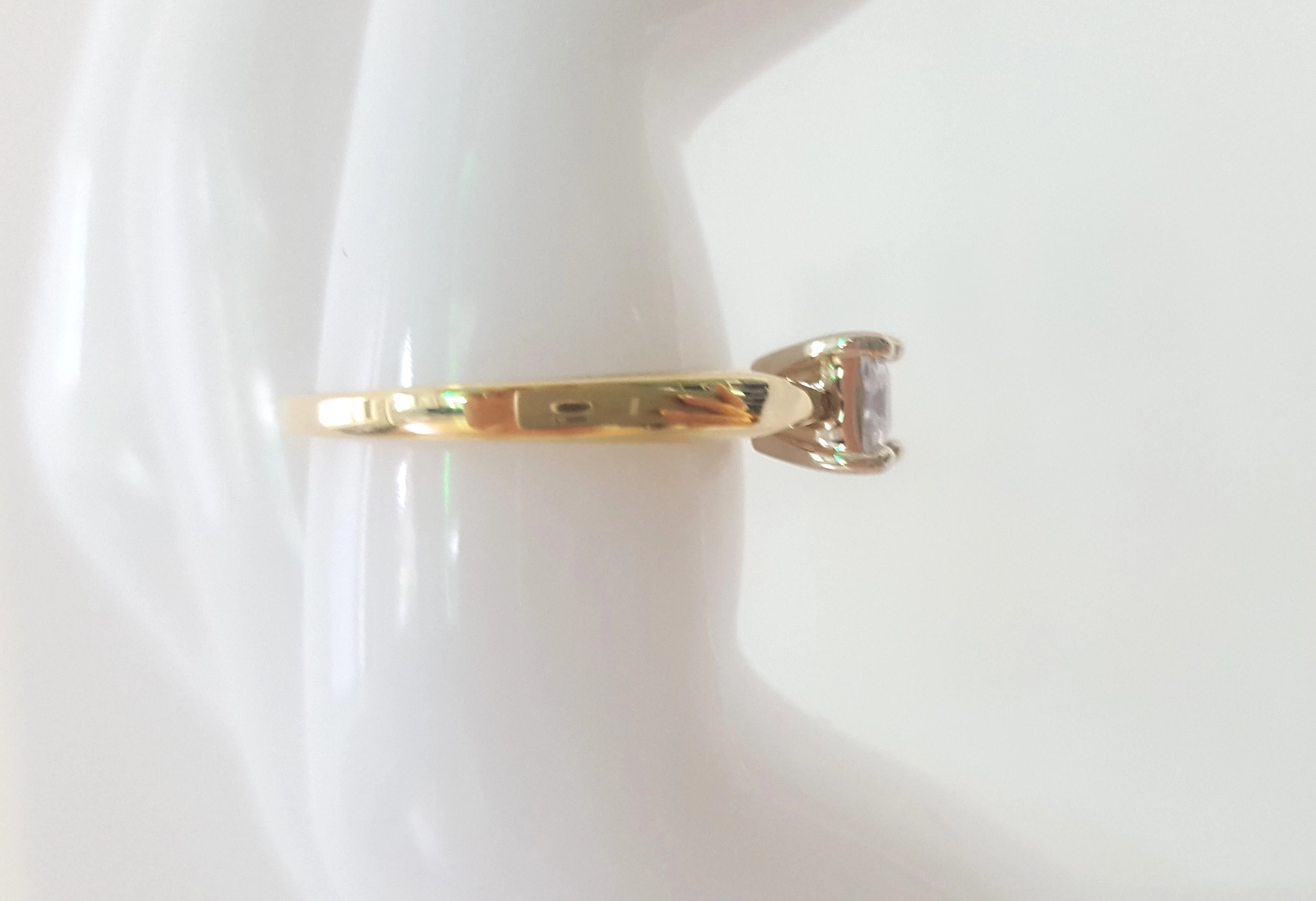 sliczny-zloty-pierscionek-z-cyrkonia-kwadrat-585-rodzaj-wyrob-jubilerski