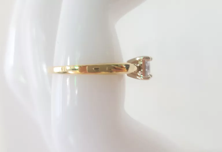 sliczny-zloty-pierscionek-z-cyrkonia-kwadrat-585-rodzaj-wyrob-jubilerski