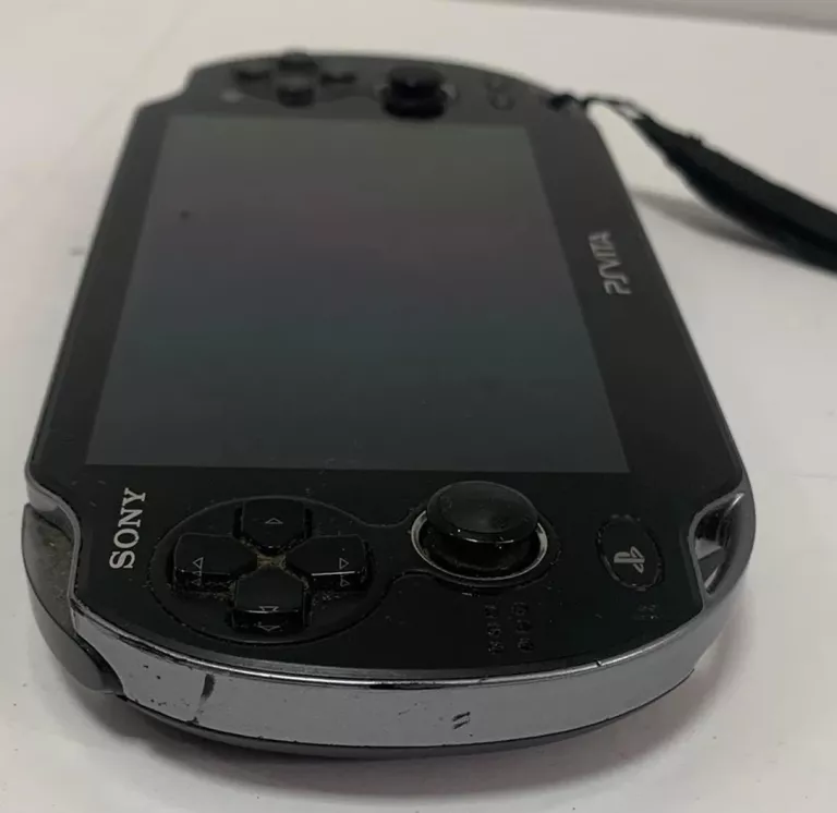 konsola-ps-vita-model-pch-1004