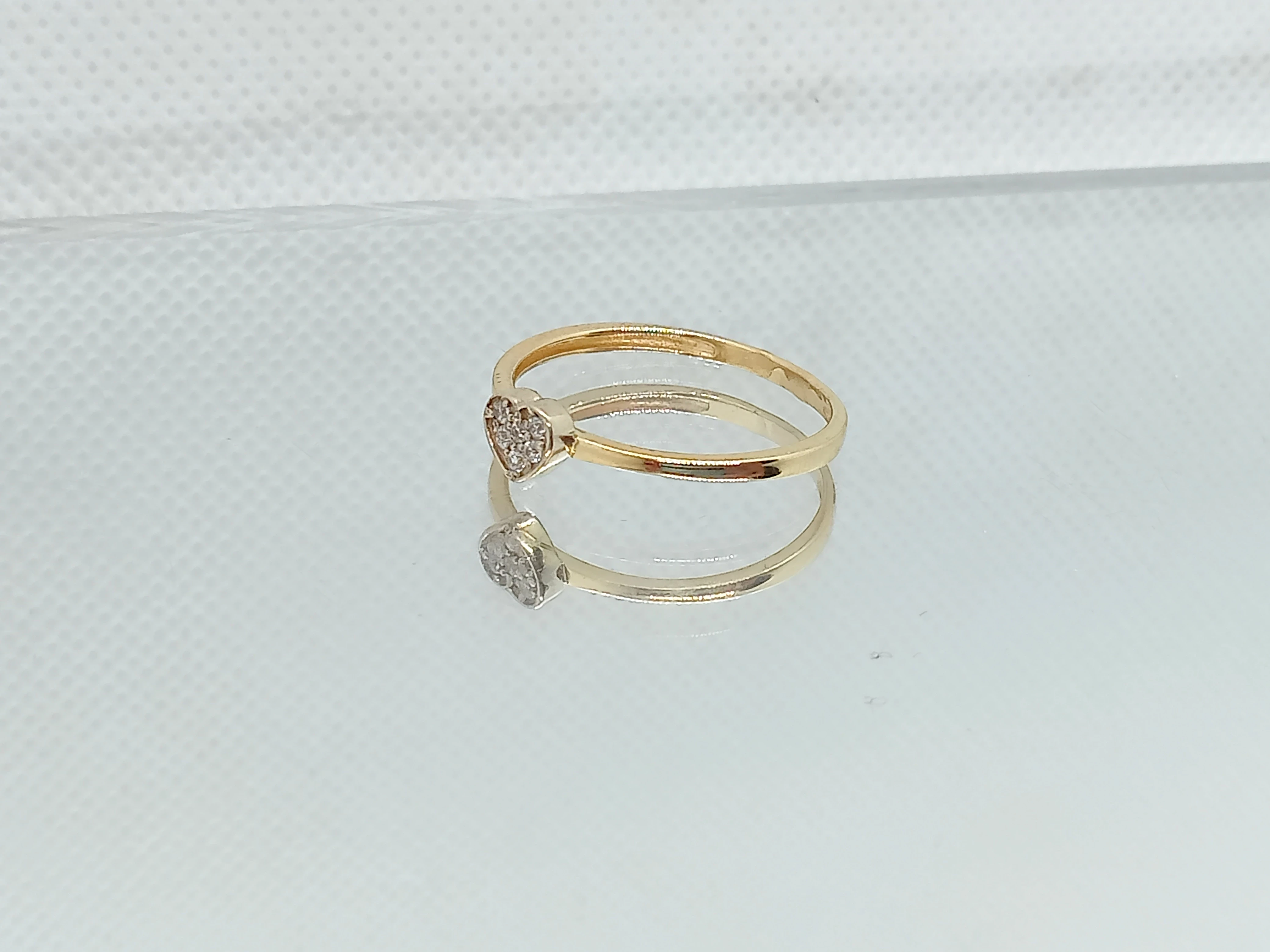 zloty-pierscionek-z-cyrkoniami-serduszko-585-rodzaj-wyrob-jubilerski