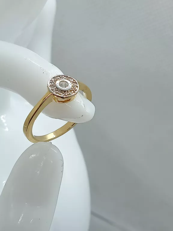 zloty-pierscionek-z-cyrkoniami-kolko-585-278g-stan-uzywany