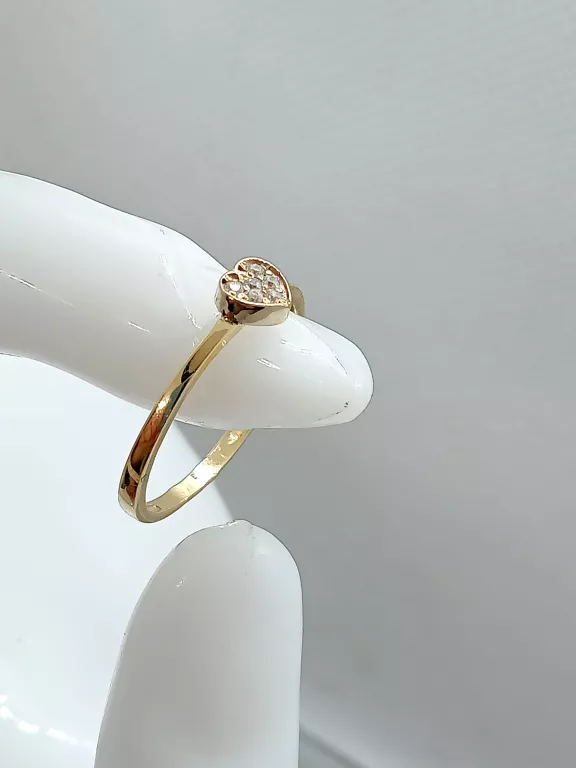 zloty-pierscionek-z-cyrkoniami-serduszko-585-stan-uzywany