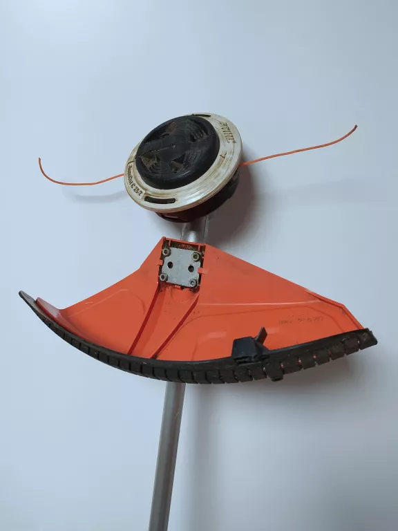 kosa-spalinowa-stihl-fs-120-zasilanie-spalinowe