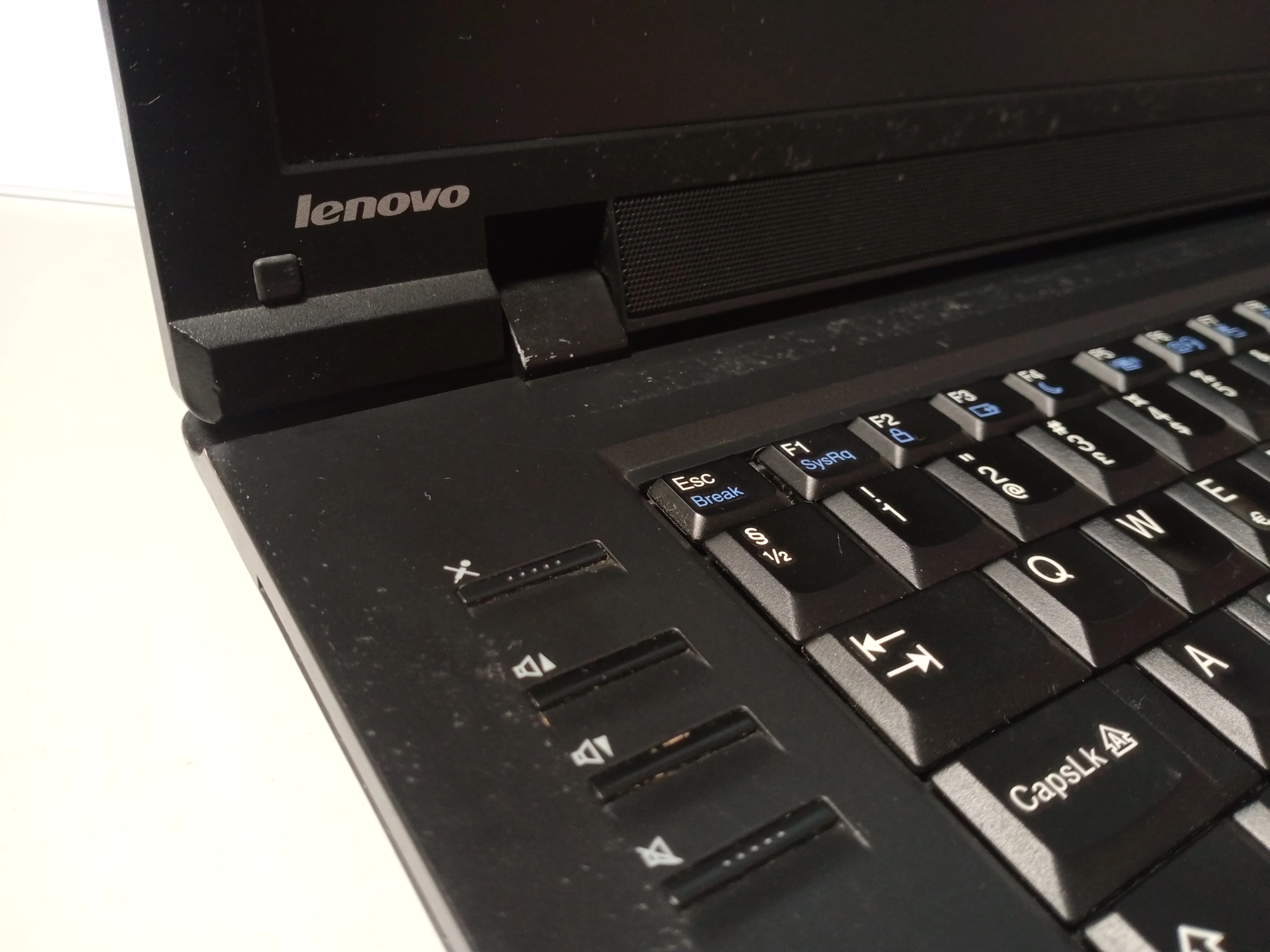 laptop-lenovo-thinkpad-l512-windows-10-pojemnosc-dysku-240